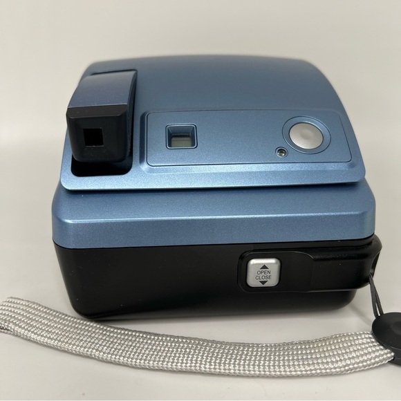 Vintage Polaroid One 600 Film 100mm Focus Range Instant Camera Blue/Blk untested - Picture 6 of 11